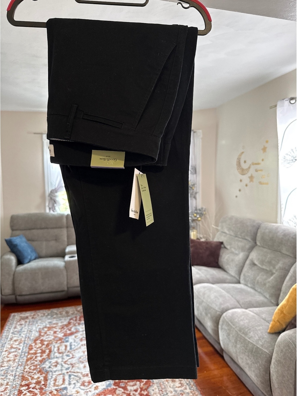 Men's Black Relaxed Fit Chino Pants Size 36x30, Black, New with Tag